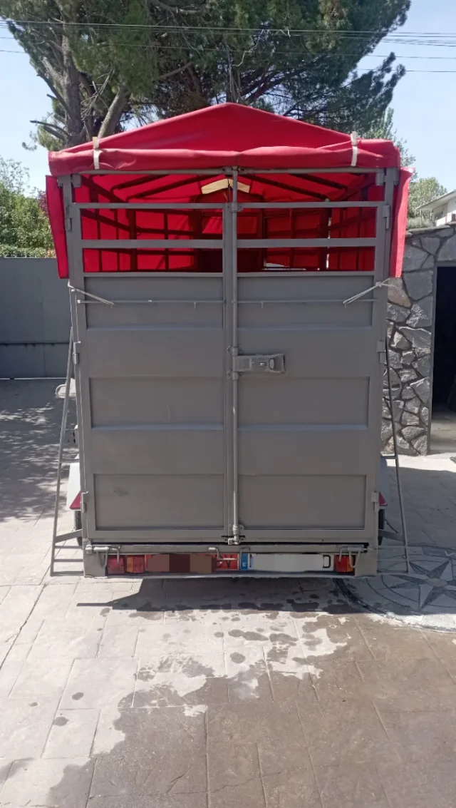 Remorque pour bétail Transport d'animaux – Double essieu josso-sarl-electro