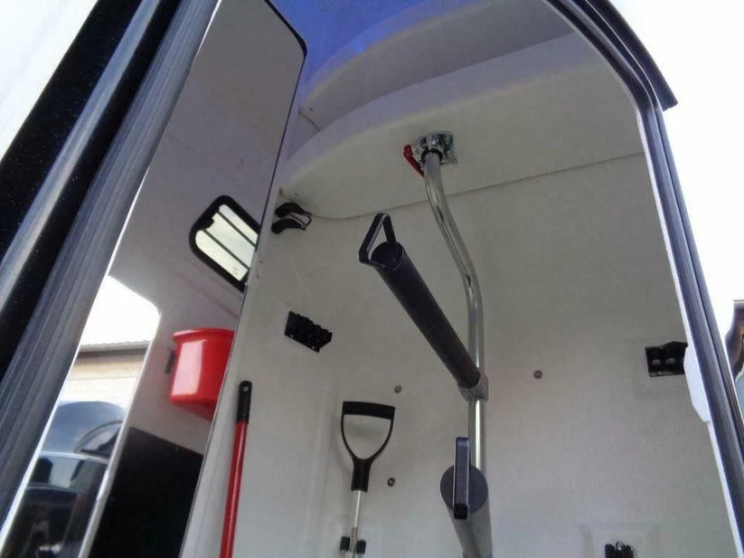 Remorque van pour 2 chevaux à double essieu josso-sarl-electro